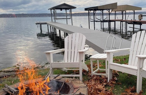 Town of Varick Cottage | Mariner's Point: 3-bedroom cottage on private drive steps from Seneca lake front