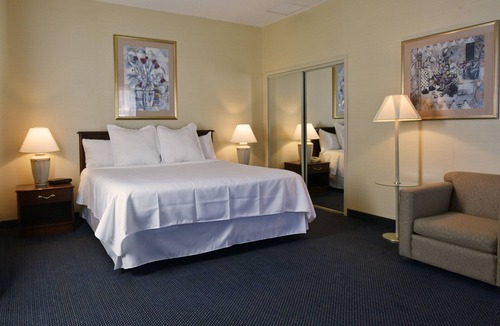 Danbury Hotel | Maron Hotel And Suites