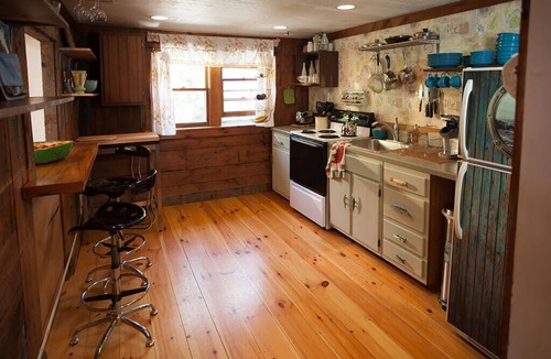 Edgartown Cottage | Martha's Vineyard 3BR, Pets Ok, 10 Min Walk to Beach or Shops!