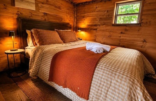 Johnsonville Cabin | Marvelous Off-Grid Log Cabin Getaway on Working Horse Ranch.