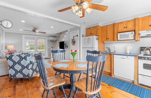 Mashpee House | Maushop Village-Exceptional 2 bedrooms, Sleeps 4, 1.5 baths, with great views