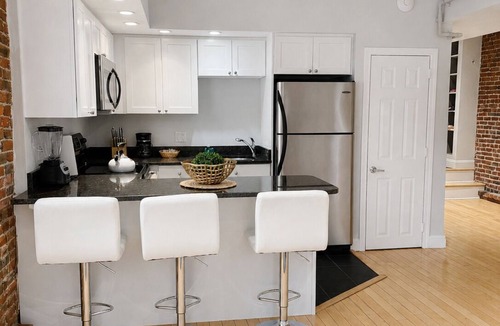 Columbus Apartment | Maverick Suites at 402 Columbus Ave