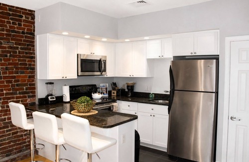 Columbus Apartment | Maverick Suites at 402 Columbus Ave