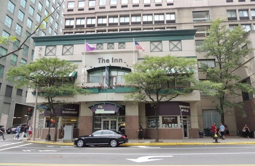 Medical Center Area Hotel | Medical Hub Lodging with Allergy-Free Rooms & Business Center - Parking