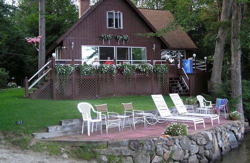 Meredith House | Meredith, NH 03253 Lake Winnipesaukee waterfront comfortable year-round home