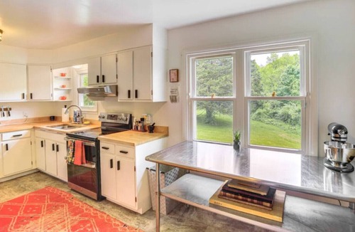 Craryville House | Mid-Century Hudson Retreat House with Sprawling Yard and Fire Pit