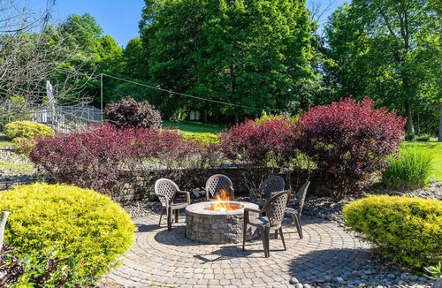 Monroe House | Mid-Hudson Estate on 11 acres with pool