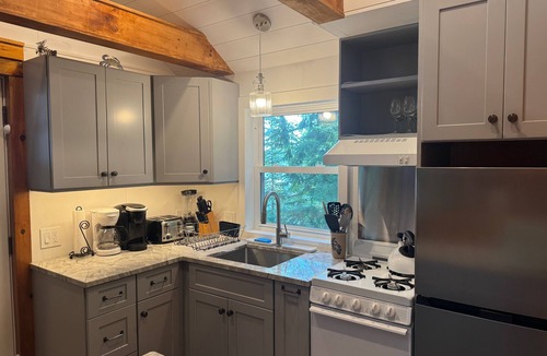 Waldoboro Cottage | Midcoast Maine Lakefront Cottage in the Woods