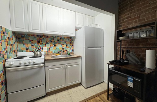 Midtown Apartment | Midtown Manhattan Gem Near Macy’s, Empire State & Subway