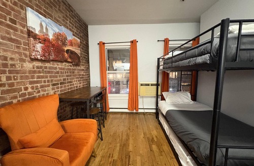 Midtown Apartment | Midtown Manhattan Gem Near Macy’s, Empire State & Subway