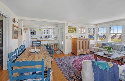 Tisbury House | Mill Hill - Walking Distance From Town And Ferry With Ocean View