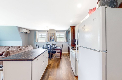 Bayville Apartment | Mill Pond Suite C | Studio in East Boothbay near the river with gym equipment