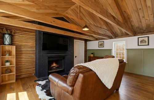 Gilmanton Apartment | Mini Cows Farm, Trails & Fire Pit, Lakes Region