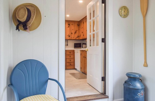 Bass River House | Minutes to Nantucket Sound Beaches!