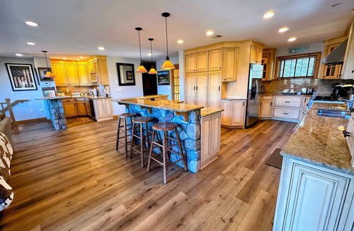 Bretton Woods Villa | MM1 Luxury Home, Walk to Mount Washington Hotel! AC, Heated Floor, Stunning Views Pool Gym!