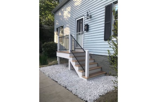 Off Broadway Cottage | Modern 1860s Newport Cottage (1 month)