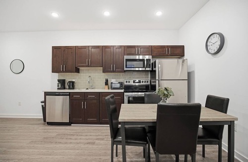 Fairmount Apartment | Modern 1BR/1BA unit at Fairmount Square