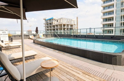 Downtown Toronto Apartment | Modern 1BR Apt with Stunning Views and Pool Access
