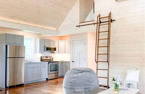 North Sebago Villa | Modern 1BR Couples Cottage with Private Sebago Lake Access in North Sebago, Maine