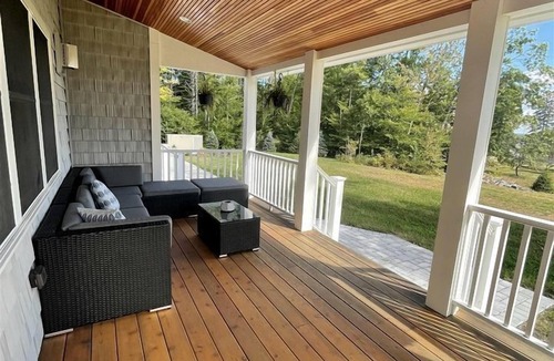 North Sebago Villa | Modern 1BR Couples Cottage with Private Sebago Lake Access in North Sebago, Maine