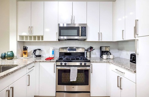 Downtown Apartment | Modern 1BR in Downtown Stamford | Pool + Gym