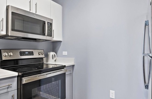 Everett Apartment | Modern 1BR Near Encore ziqk