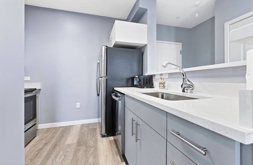 Everett Apartment | Modern 1BR Near Encore ziqk