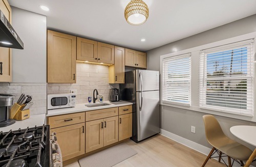 Eggertsville Apartment | Modern 2-bedroom apartment with AC centrally located in Eggertsville