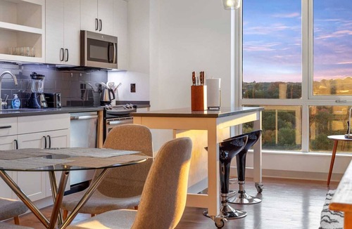 Jamaica Plain Apartment | Modern 2 Bedroom Apartment in the Heart of Jamaica Plain, Boston