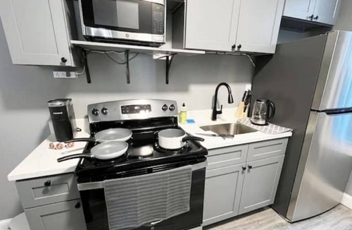 Guttenberg Apartment | Modern 2 BR 3 beds close to NYC