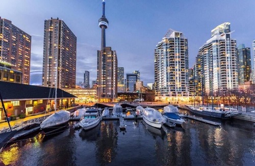 Toronto Entertainment District Apartment | Modern 2BR City Escape Near Harbourfront
