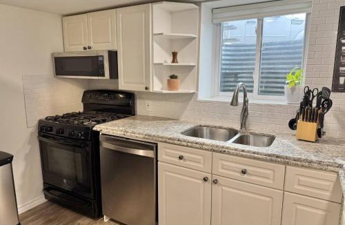 Brantford Apartment | Modern 2BR Retreat w Heated Floors-Gazebo