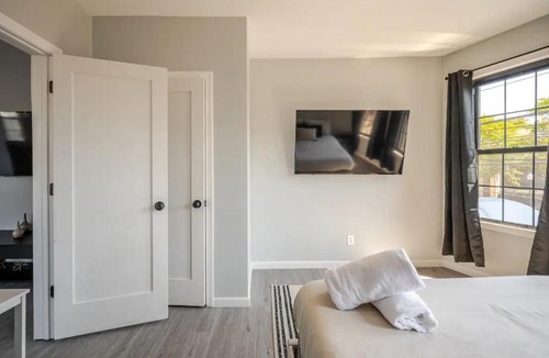 Black Rock Historic District Apartment | Modern 3-Bdrm Apt in Black Rock