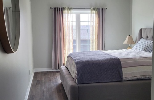 Innisfil Condo | Modern 3-Bedroom House in North-end of Barrie