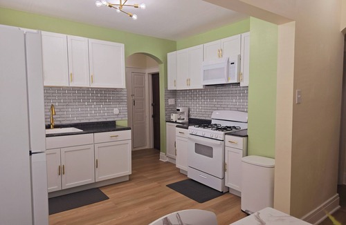 Eastside House | Modern 3-bedroom house in Syracuse. Ideal for SU events and business stay.