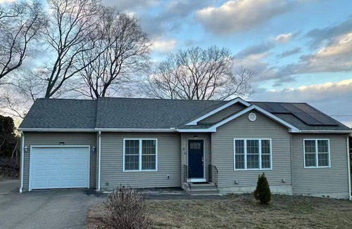 Montville House | Modern 3-Bedroom Retreat Near Parks & Casinos
