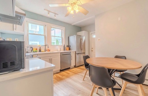 South Medford Apartment | Modern 3BD/2BA Near Boston, Bright & Luxury