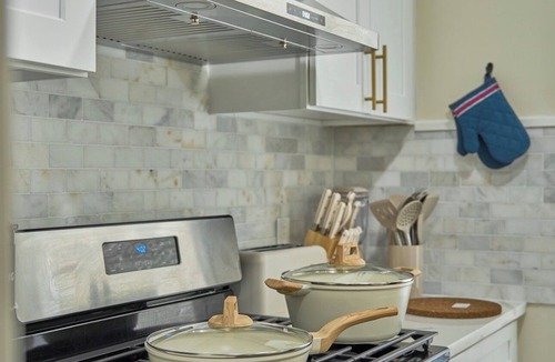 Irvington House | Modern 3BR/2BA Retreat Near NYC, Free Parking & WiFi