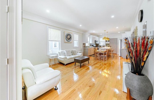 St. Marks Apartment | Modern 3BR & 3BA Boston Apt - Patio, Bathtub, Walk to Red Line 82