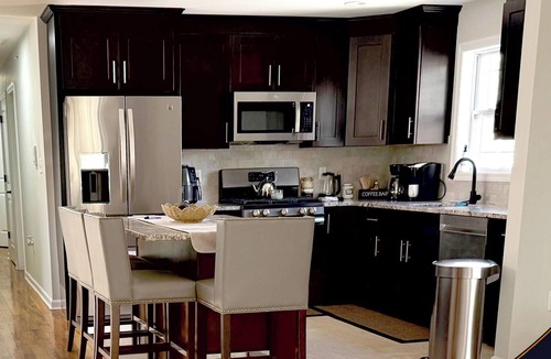 Elizabeth House | Modern 3BR Home Near NYC, Newark Airport & MetLife Stadium