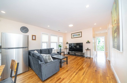 Meeting House Hill Apartment | Modern 3BR Pet-Friendly Boston Apt w/parking Fenway Park & TD Garden 30/3