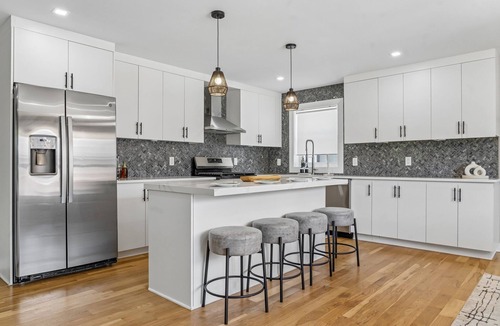 Linden House | Modern 3BR Retreat Near NYC, EWR & MetLife