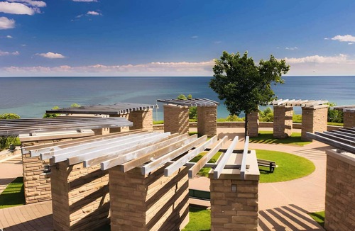 Ajax House | Modern 4‑Bedroom Retreat I 2‑Car Parking I Steps from the Ajax Waterfront