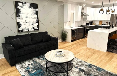 The Heights Condo | Modern 4BR 2.5BA Duplex For NYC