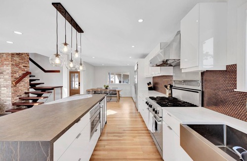 West Barnstable House | Modern 6 BR,5 B MarshViews,Hot tub,5mins to beach,Chef’s Kitchen, Large Groups