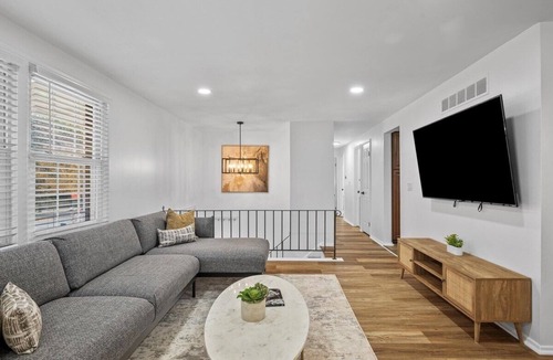 Cranberry Township House | Modern and Accessible 5 Bedroom Home in Cranberry, Pittsburgh with a Game Room