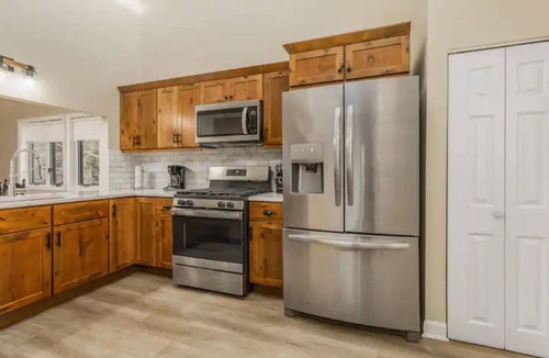 West Dover House | Modern and Luxury Villa with Hot Tub and Sauna near Mount Snow.