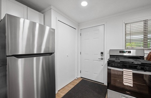Bakerstown Apartment | Modern and Quiet 1 Bedroom Apt in Gibsonia/Pittsburgh