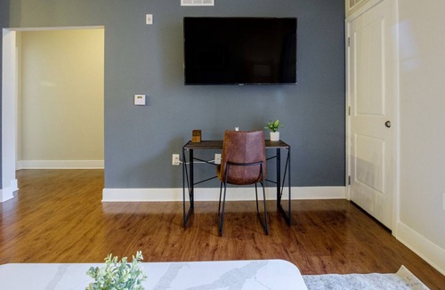 Plymouth Meeting Apartment | Modern Apartment in Prime Location (ID6999)