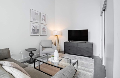 Ampere Apartment | Modern Apartment in Prime Location (ID9610X26)